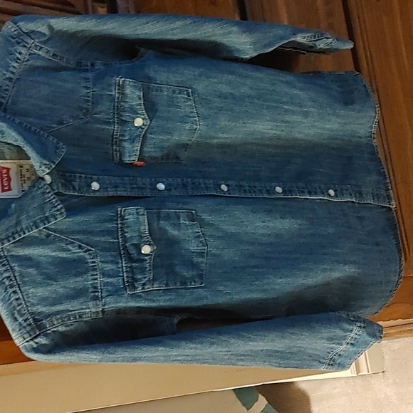 🇨🇦 Boy's Youth Levi's Pearl Snap Button Down Denim Shirt - Picture 2 of 9